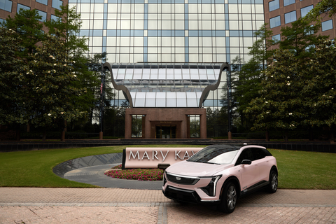 J2014337-UNL-US-249-Cadillac-Optiq-TMKB-1.jpg